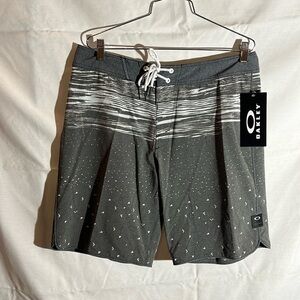 NWT Oakley Boardshorts